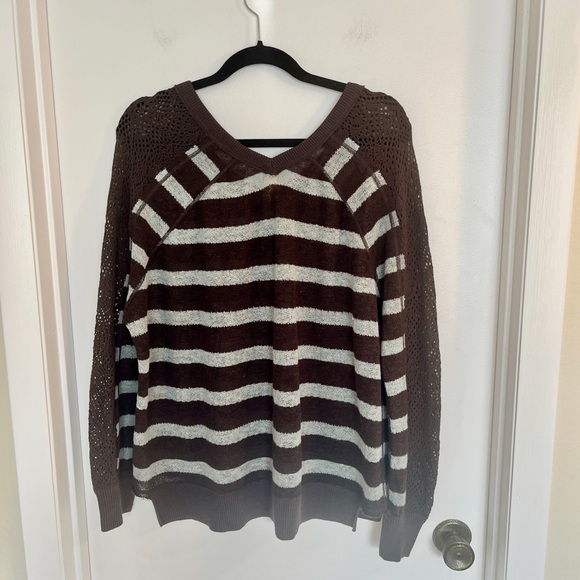 We The Free Brown & Lt. Blue V-Neck Sweater, Free People, Crochet, Size M - Picture 3 of 4